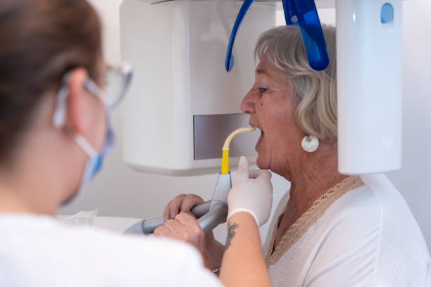 Best Emergency Dental Services for Seniors in Knoxvle, IL
